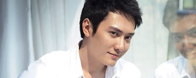 ​冯绍峰是富二代吗